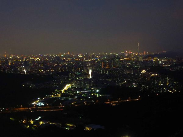 【新北市中和】烘爐地-台北美麗夜景盡收眼底-約會聖地