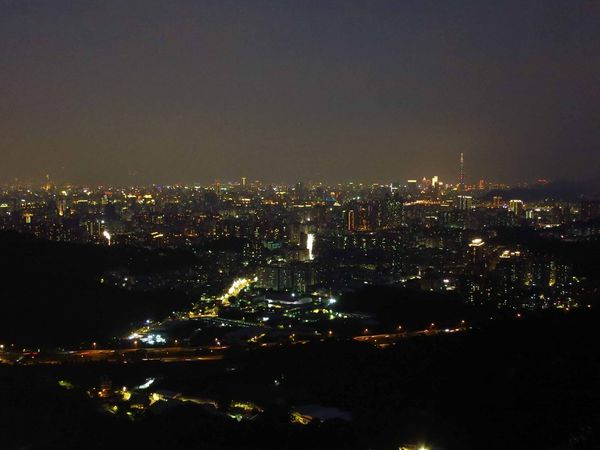 【新北市中和】烘爐地-台北美麗夜景盡收眼底-約會聖地