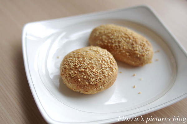 老中央燒餅店:新店區美食~老中央燒餅~皮酥餡多的燒餅!