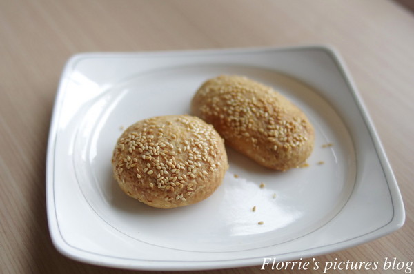 老中央燒餅店:新店區美食~老中央燒餅~皮酥餡多的燒餅!