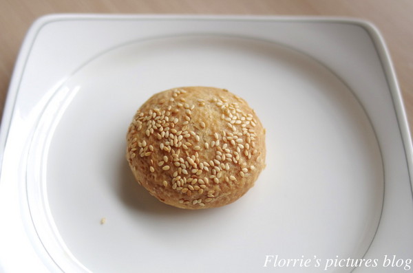 老中央燒餅店:新店區美食~老中央燒餅~皮酥餡多的燒餅!