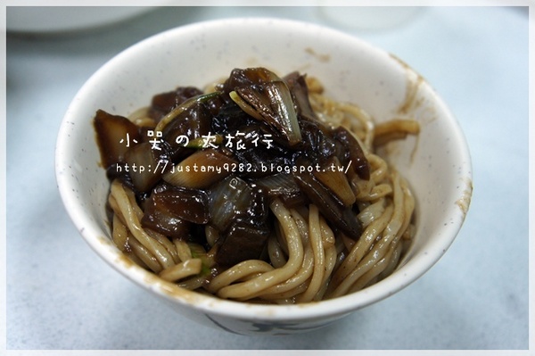 義聚東/劉家水餃：[新北市。永和區] 還在好奇韓劇裡頭黑嚕嚕的炸醬麵是何等滋味嗎？ 不用大老遠跑去韓國，在台灣也能吃的到道地の韓國家鄉味兒❤