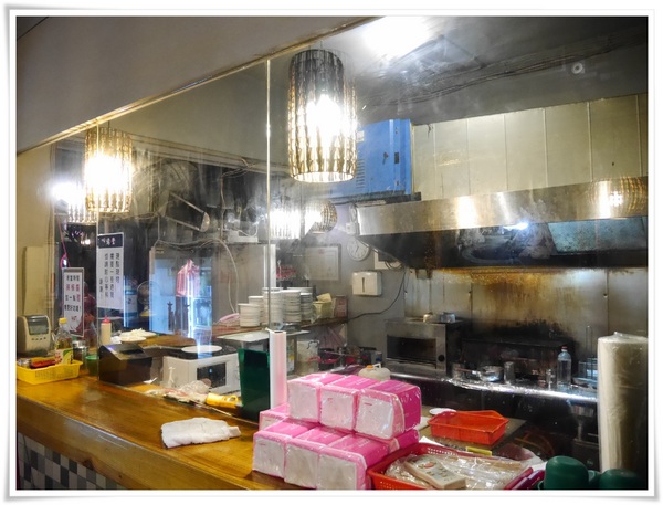 烤堂(德和店)：【永和】烤堂(得和店)－N訪！！！單點式平價炭烤串燒，宵夜好去處。激推煉乳銀絲捲、烤豆皮、墨魚香腸、臭豆腐