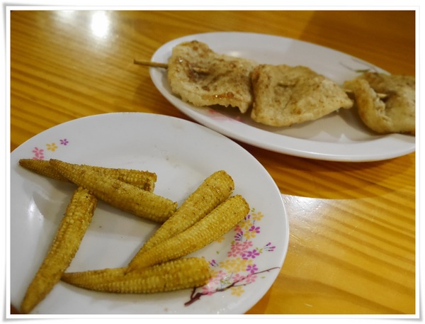 烤堂(德和店)：【永和】烤堂(得和店)－N訪！！！單點式平價炭烤串燒，宵夜好去處。激推煉乳銀絲捲、烤豆皮、墨魚香腸、臭豆腐