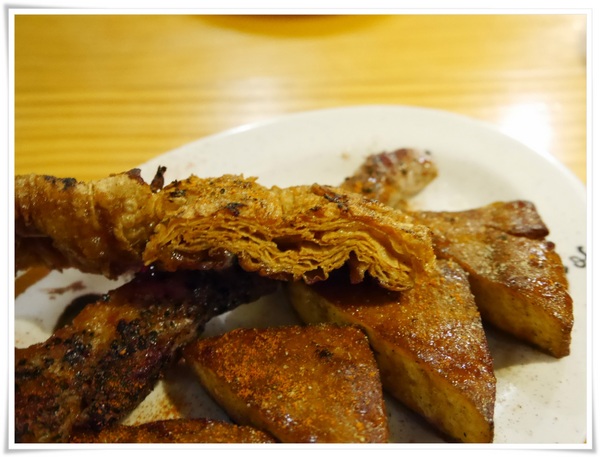 烤堂(德和店)：【永和】烤堂(得和店)－N訪！！！單點式平價炭烤串燒，宵夜好去處。激推煉乳銀絲捲、烤豆皮、墨魚香腸、臭豆腐