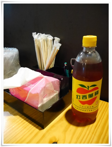 烤堂(德和店)：【永和】烤堂(得和店)－N訪！！！單點式平價炭烤串燒，宵夜好去處。激推煉乳銀絲捲、烤豆皮、墨魚香腸、臭豆腐