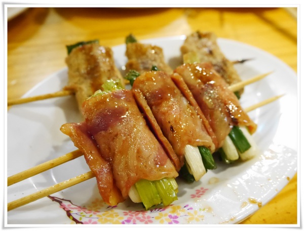 烤堂(德和店)：【永和】烤堂(得和店)－N訪！！！單點式平價炭烤串燒，宵夜好去處。激推煉乳銀絲捲、烤豆皮、墨魚香腸、臭豆腐