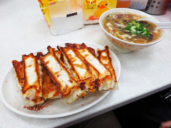 【永和】佳佳香鍋貼-內餡飽滿的鍋貼