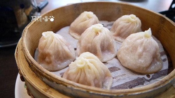 普園北平餡餅粥店：【永安市場│中式】湯汁一直流！爆炸湯汁小龍包，CP值高的酸菜白肉火鍋大推薦『普園北平餡餅粥』