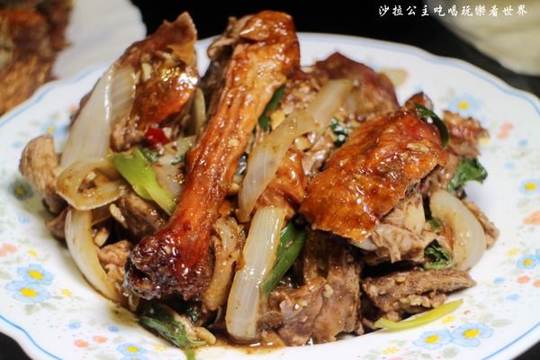 雲林福記烤鴨：中和烤鴨『雲林福記烤鴨』排隊美食/烤鴨達人/捷運景安站