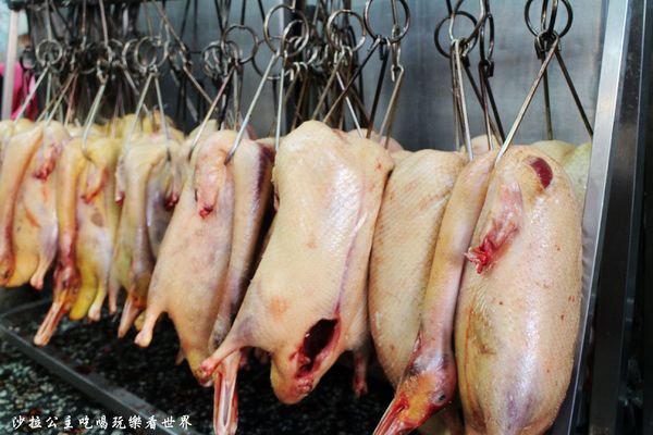 雲林福記烤鴨：中和烤鴨『雲林福記烤鴨』排隊美食/烤鴨達人/捷運景安站