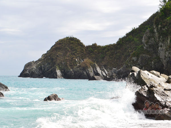 蘇澳粉鳥林21-海浪與岩石