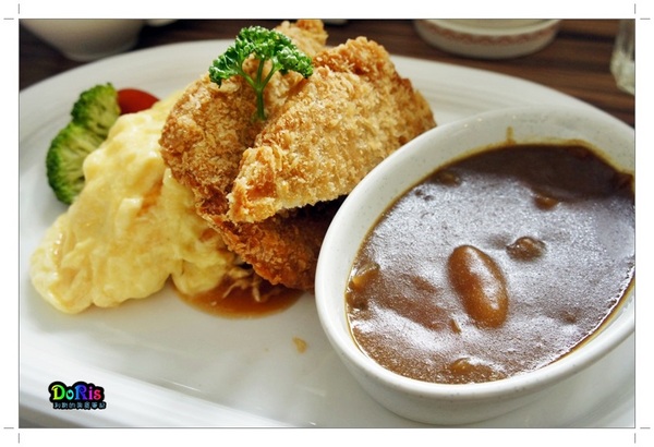 Daily日式咖哩蛋包飯專門店(三峽北大店)：鄉村風格&滑嫩多汁姆蛋包飯好誘人-Daily日式咖哩蛋包飯