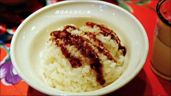 幸福宴民族文化餐館:【食記/新北市】超復古餐廳~讓你回到50年代的好滋味♪♪幸福宴民族文化餐館♪♪