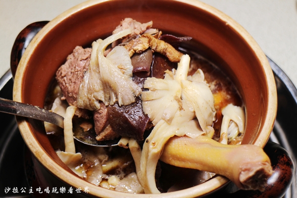 霸味薑母鴨:三重薑母鴨火鍋『霸味薑母鴨(全台總店)』吃過都說讚/消夜/可外帶