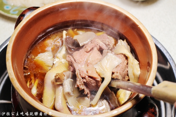 霸味薑母鴨:三重薑母鴨火鍋『霸味薑母鴨(全台總店)』吃過都說讚/消夜/可外帶