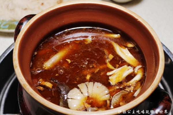 霸味薑母鴨:三重薑母鴨火鍋『霸味薑母鴨(全台總店)』吃過都說讚/消夜/可外帶