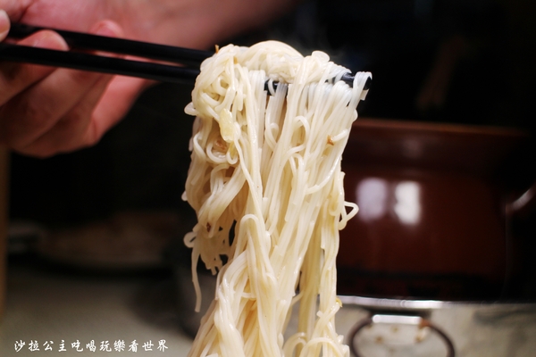 霸味薑母鴨:三重薑母鴨火鍋『霸味薑母鴨(全台總店)』吃過都說讚/消夜/可外帶