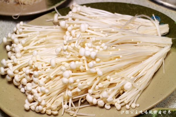 霸味薑母鴨:三重薑母鴨火鍋『霸味薑母鴨(全台總店)』吃過都說讚/消夜/可外帶