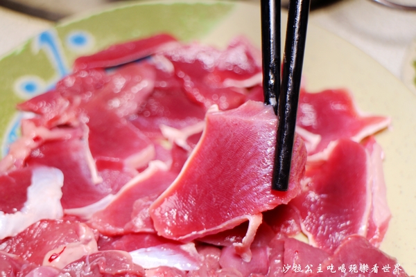 霸味薑母鴨:三重薑母鴨火鍋『霸味薑母鴨(全台總店)』吃過都說讚/消夜/可外帶