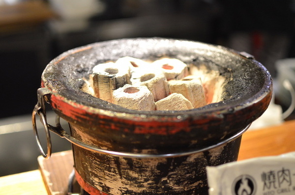 燒肉一筋: W小姐旅行畫報/ 新北|食記 燒肉一筋三重自強店 東區串場兄弟店 適合小聚的精緻單點式燒肉 食材高級新鮮 店員親切 完美的宵夜檔