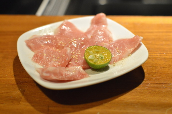 燒肉一筋: W小姐旅行畫報/ 新北|食記 燒肉一筋三重自強店 東區串場兄弟店 適合小聚的精緻單點式燒肉 食材高級新鮮 店員親切 完美的宵夜檔