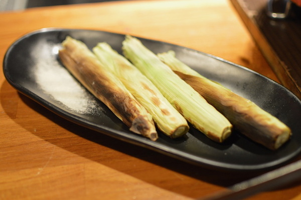 燒肉一筋: W小姐旅行畫報/ 新北|食記 燒肉一筋三重自強店 東區串場兄弟店 適合小聚的精緻單點式燒肉 食材高級新鮮 店員親切 完美的宵夜檔