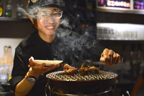 燒肉一筋: W小姐旅行畫報/ 新北|食記 燒肉一筋三重自強店 東區串場兄弟店 適合小聚的精緻單點式燒肉 食材高級新鮮 店員親切 完美的宵夜檔