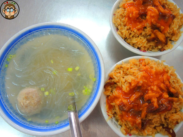 阿田油飯:呷飽祙【新北三重・阿田油飯】早餐吃50年老店的飄香油飯