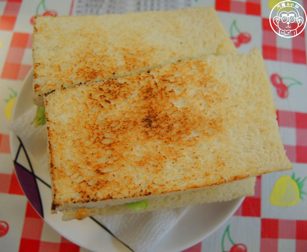 美美博士碳烤三明治:呷飽祙【新北三重・阿良博士碳烤三明治(美美博士)】食尚玩家報導