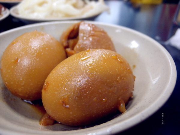 今大魯肉飯:【新北市三重區。小吃】今大魯肉飯 三重在地人的好滋味 魯肉飯好好吃! 價錢親民 愛吃滷肉飯者不可錯過