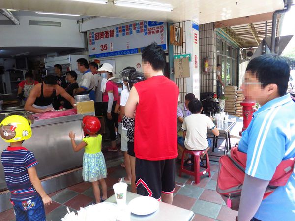 【三重早餐】上海蛋餅豆漿大王-手工蛋餅界中的燒餅?