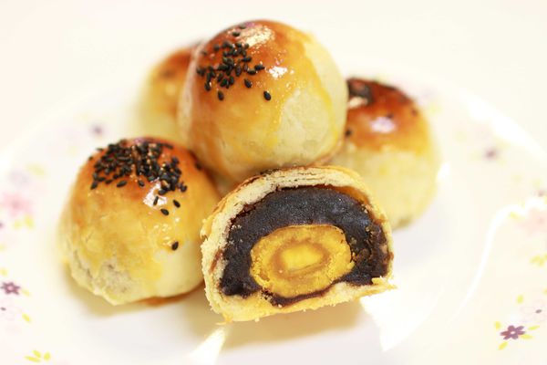 【新莊中秋月餅】老順香糕餅店-百年餅店,永恆不謝