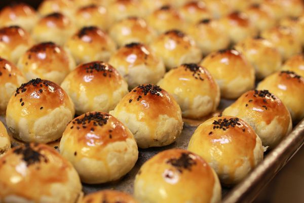 【新莊中秋月餅】老順香糕餅店-百年餅店,永恆不謝