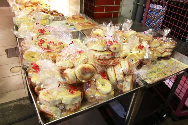 【新莊中秋月餅】老順香糕餅店-百年餅店,永恆不謝