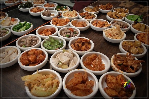 朝鮮味韓國料理:新北。新莊║ 食✧朝鮮味韓國料理~近50種小菜吃到飽!