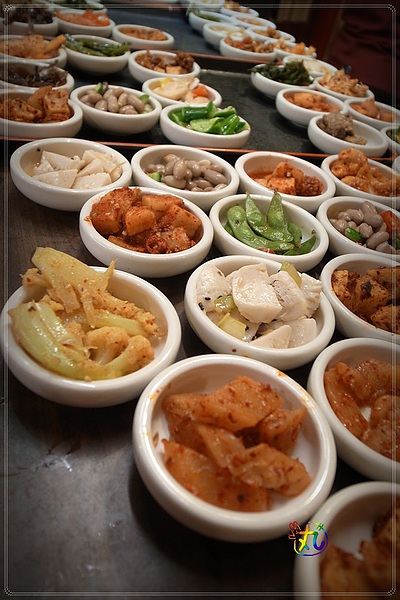 朝鮮味韓國料理:新北。新莊║ 食✧朝鮮味韓國料理~近50種小菜吃到飽!