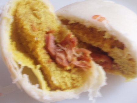 翰品咖哩綠豆椪：[咖哩綠豆椪]穿中空裝˙你看過沒？