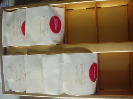 翰品咖哩綠豆椪：[咖哩綠豆椪]穿中空裝˙你看過沒？