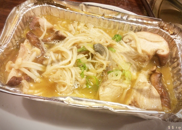 乾杯日式燒肉：[台北大安] 絕無冷場的燒肉居酒屋 ♥ 『乾杯日式燒肉』♥ 不容錯過的親親豬五花(內文贈牛五花兌換刮刮卡)