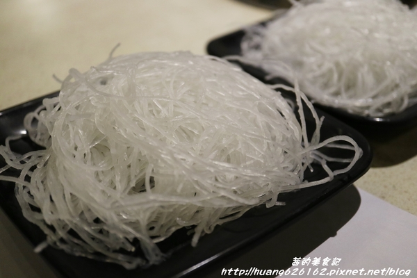 郁之町:【新北新莊區】新莊火鍋『郁之町鍋物』清淡好湯頭,幸福新滋味~