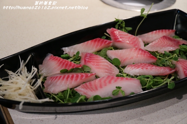 郁之町:【新北新莊區】新莊火鍋『郁之町鍋物』清淡好湯頭,幸福新滋味~