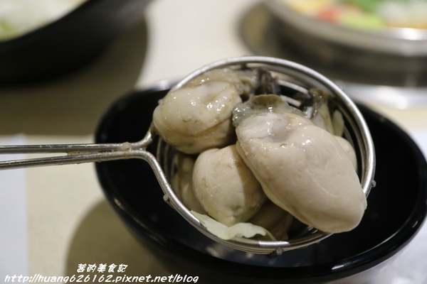 郁之町:【新北新莊區】新莊火鍋『郁之町鍋物』清淡好湯頭,幸福新滋味~