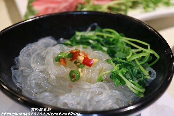 郁之町:【新北新莊區】新莊火鍋『郁之町鍋物』清淡好湯頭,幸福新滋味~