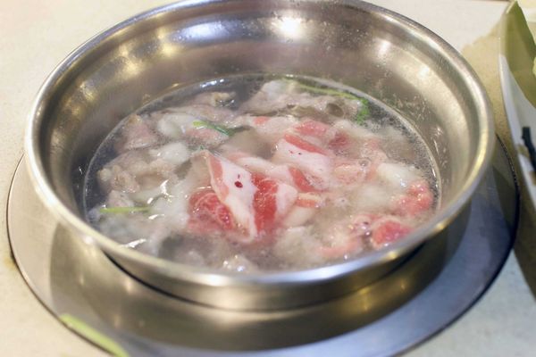 【新莊餐廳】大元寶涮涮鍋-超大份量肉盤,平價的美味