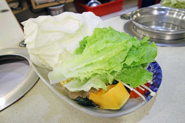 【新莊餐廳】大元寶涮涮鍋-超大份量肉盤,平價的美味