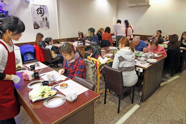 【新莊餐廳】大元寶涮涮鍋-超大份量肉盤,平價的美味