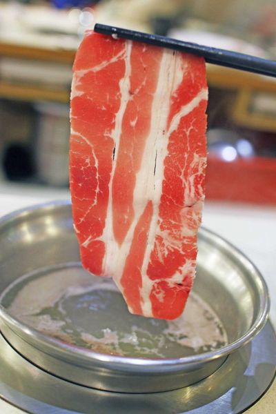 【新莊餐廳】大元寶涮涮鍋-超大份量肉盤,平價的美味