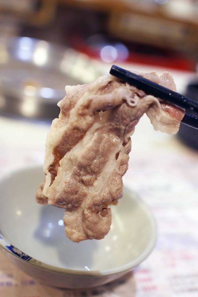 【新莊餐廳】大元寶涮涮鍋-超大份量肉盤,平價的美味