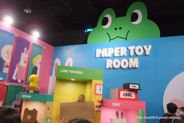 LINE FRIENDS互動樂園：【台北市林】LINE FRIENDS互動樂園－LINE主題人物跟你相見歡！可愛的饅頭人、兔兔等，還有四公尺高的熊大！（科學教育館七樓）